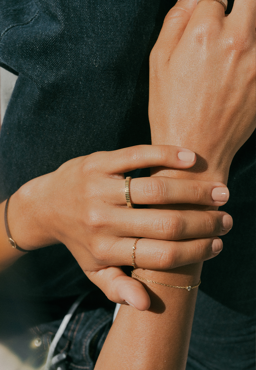 Chapter V — Motion Chain Ring with three Round Brown Diamonds