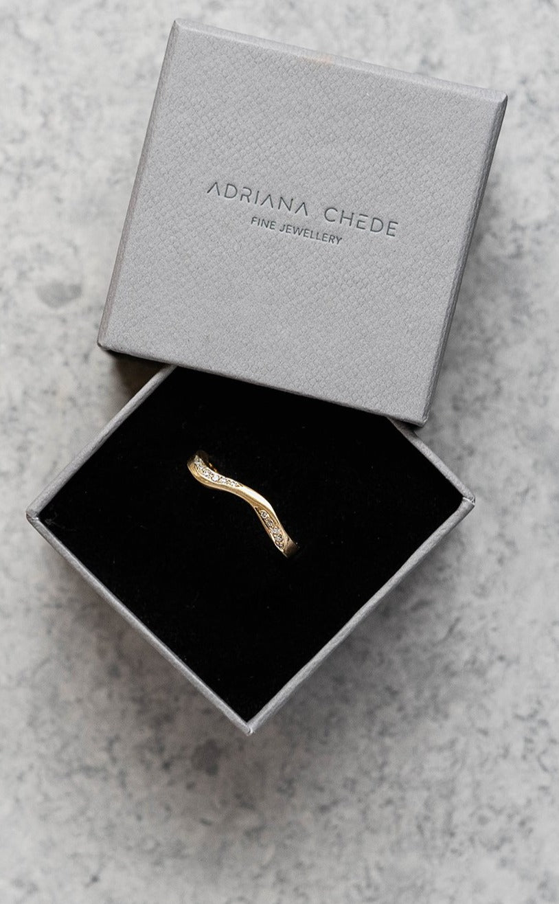 La Seine 18ct Gold Chain Ring with Diamonds - Adriana Chede Jewellery