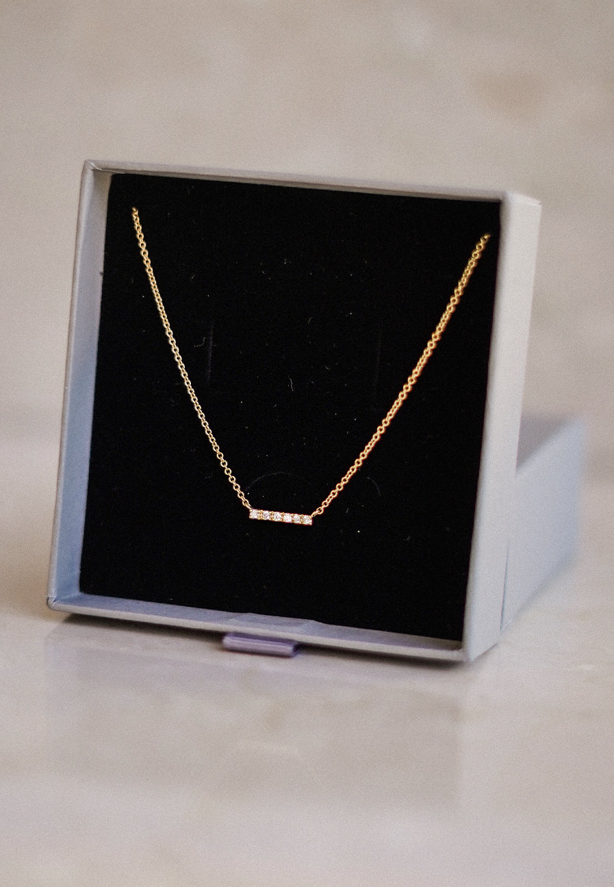 Gold Fio Necklace with Diamonds - Adriana Chede Jewellery