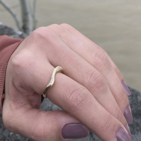 La Seine 18ct Gold Chain Ring with Diamonds - Adriana Chede Jewellery